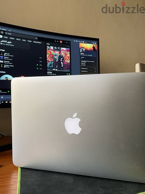 Apple Mac book pro 0