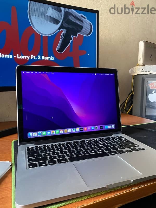 Apple Mac book pro 1