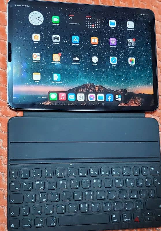 I pad pro11 2nd gen. B 100% , + original keyboard folio 5