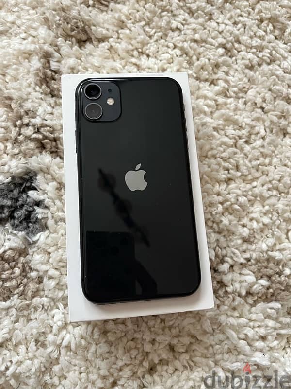 Iphone 11 للبيع مساحه ٦٤ و بطاريه ٧٧٪؜ مش عليه ضرايب بحالته 1