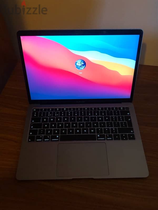 MacBook Air 2018 - space grey 3