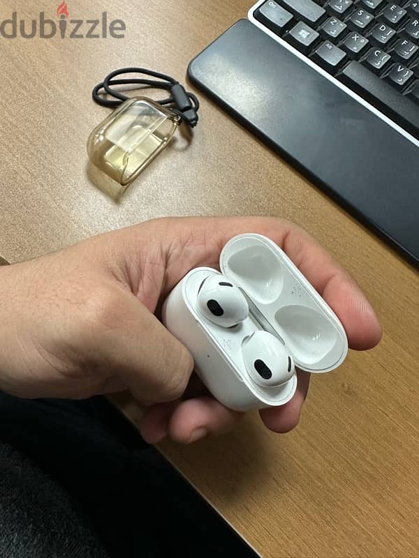 Airpods 3 generation very good condition with box 1