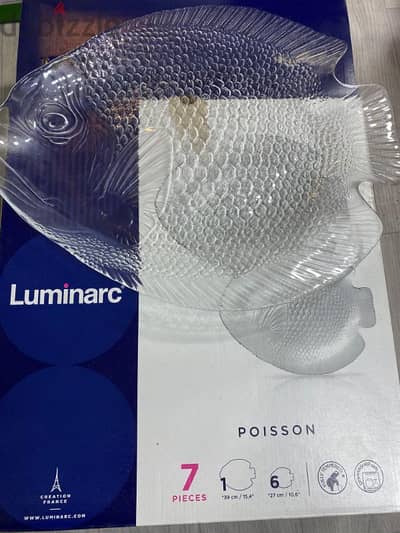 للبيع طقم تقديم سمك Luminarc ٩ قطع جديد لم يستخدم