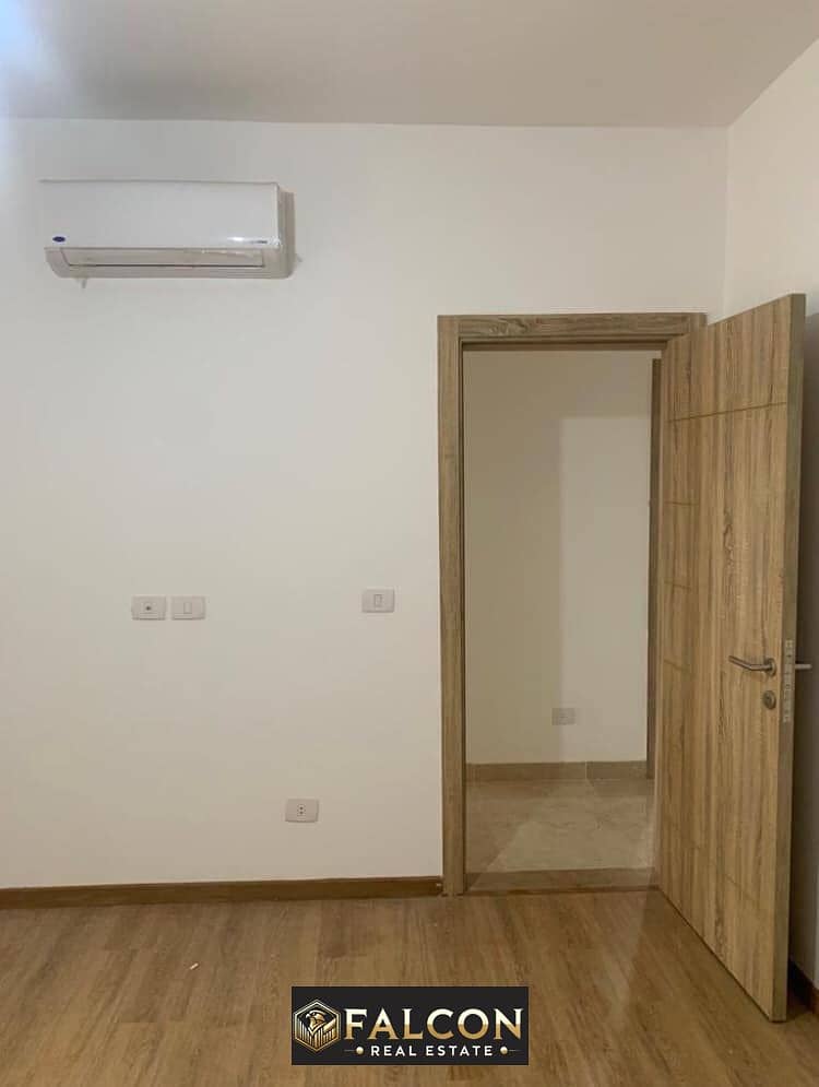 Apartment 160 m for sale with air conditioners, fully finished, ready for delivery in Fifth Square Al Marasem Compound, minutes away from Palm Hills 0