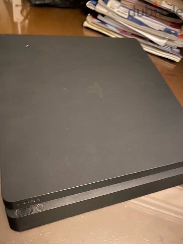 playstation 4 slim 1