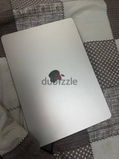 MacBook Air M2 2023 كسر زيرو معاه كل حاجتو