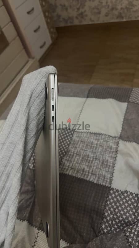 MacBook Air M2 2023 كسر زيرو معاه كل حاجتو 1