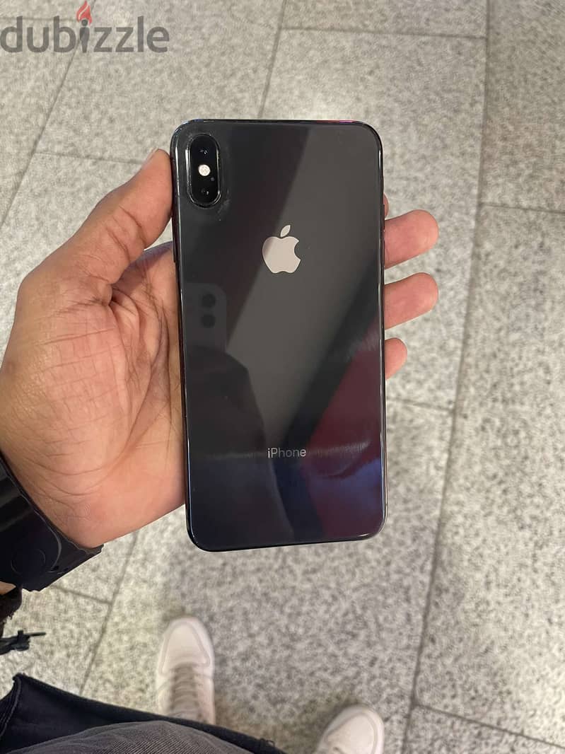 IPhone xs max للبيع او البدل 3