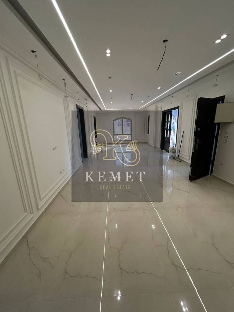 Apartment for sale 220 meters corner villa with ultra super lux finishing 4 rooms ready to move by meter in Narges 8 villas first number from Gamal Ab 0