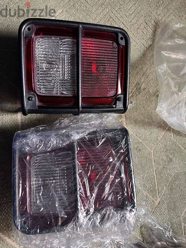 Rear tail lights with guard فوانيس خلفية 1