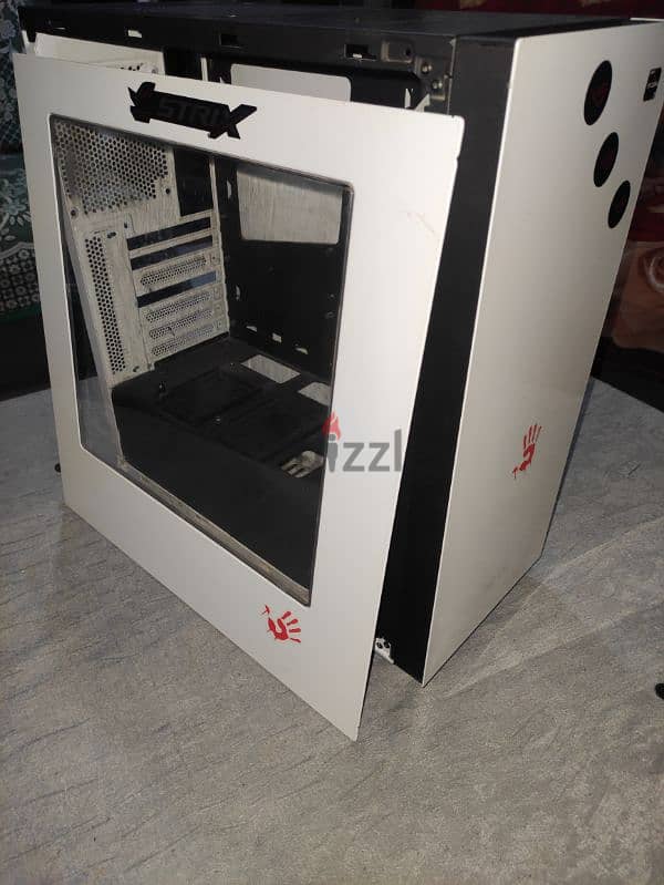 للبيع كيسة كمبيوتر من نوع NZXT S340 Mid Tower Case فارغة 0