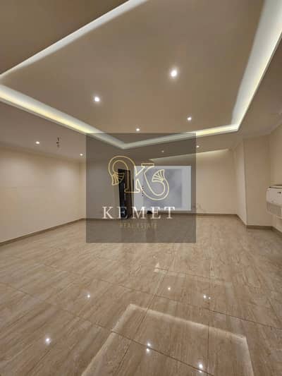 Apartment for sale, ready to move, view garden, super luxury finishing, area 200 square meters, in South Academy, Fifth Settlement - New Cairo