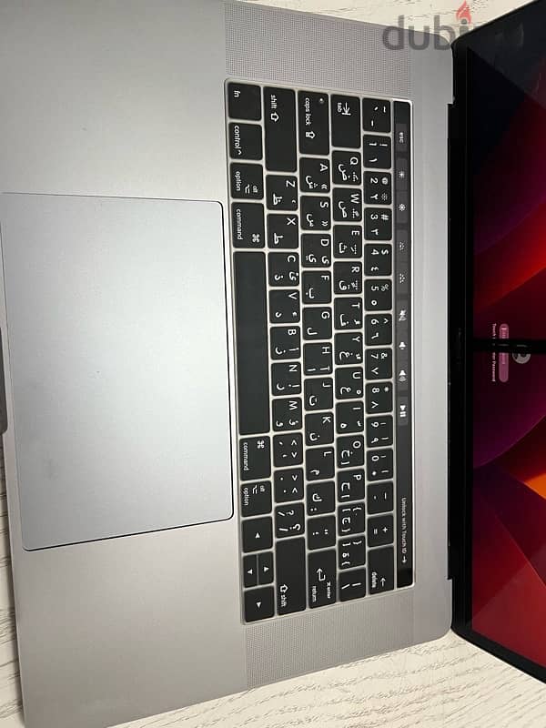 macbook pro 15 Touch Bar 9