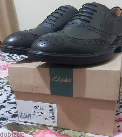 جزمة كلاسيك كلاركس Clarks جديدة بالكرتونة مقاس ٤٣