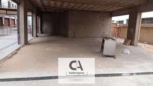 Commercial store 80 sqm _ for rent inside a commercial and administrative building _ on the southern 90th _ Fifth Settlement