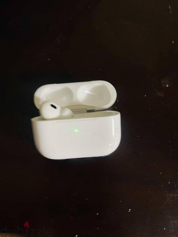 airpods pro 2 من غير فردة يمين 3