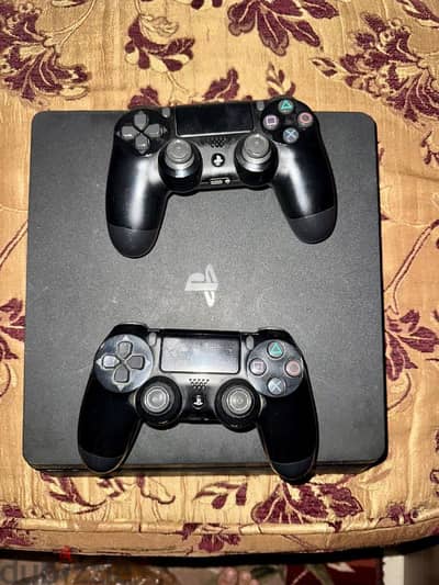 playstation 4 1tb Sony + 2 joysticks