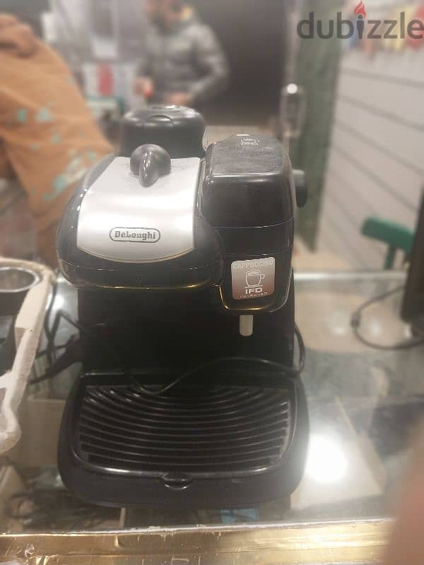 ماكينه عمل اسبريسو وقهوة ماركة Delonghi 5