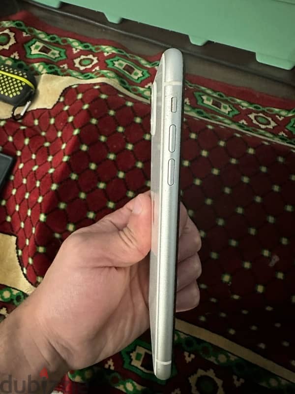 iphone 11 128GB white 4