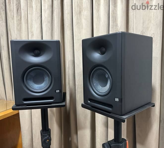 Presonus Eris E5XT Studio Monitors 1