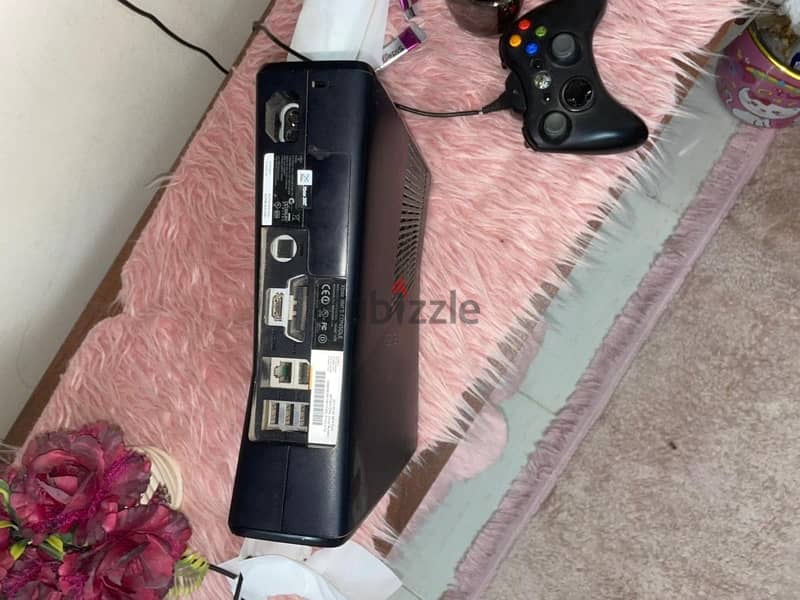 xbox360 with kinect and 4 controllers 2