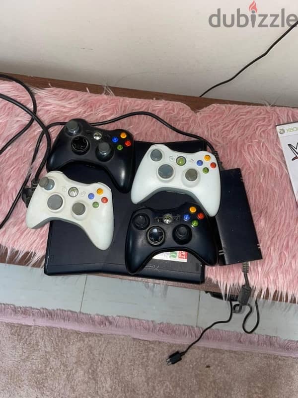 xbox360 with kinect and 4 controllers 5