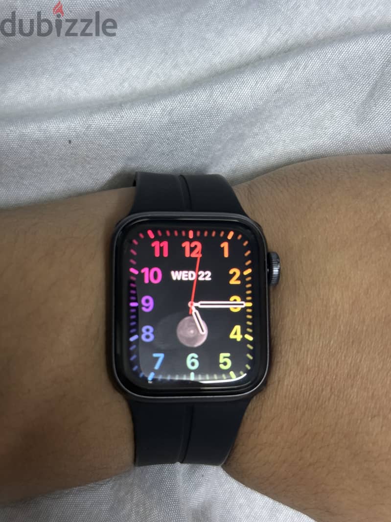 Apple Watch SE battery 100% 1