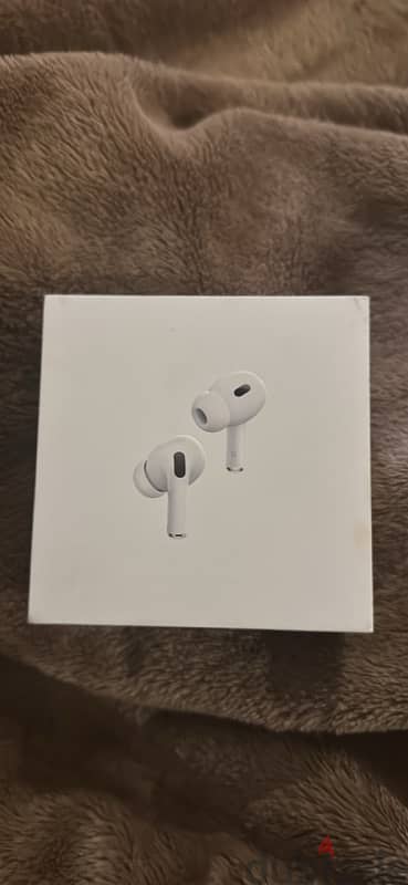 Apple Watch Series 10 and Airpods Pro 2 1