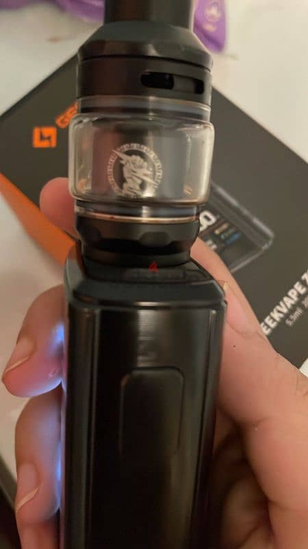 geek vape z 200بالكرتونه استخدام شهر وارد الامارات 1