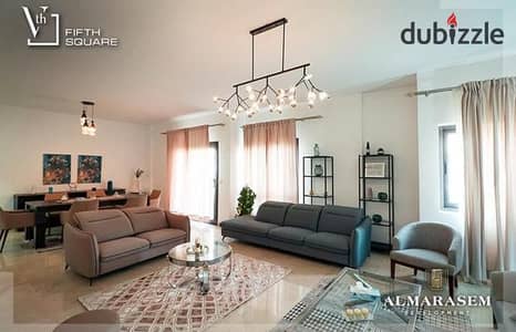 For sale, ground floor apartment with garden, finished, with AC, VIP location, immediate receipt, on 90th Street, in Al Marasem Fifth Square Compound