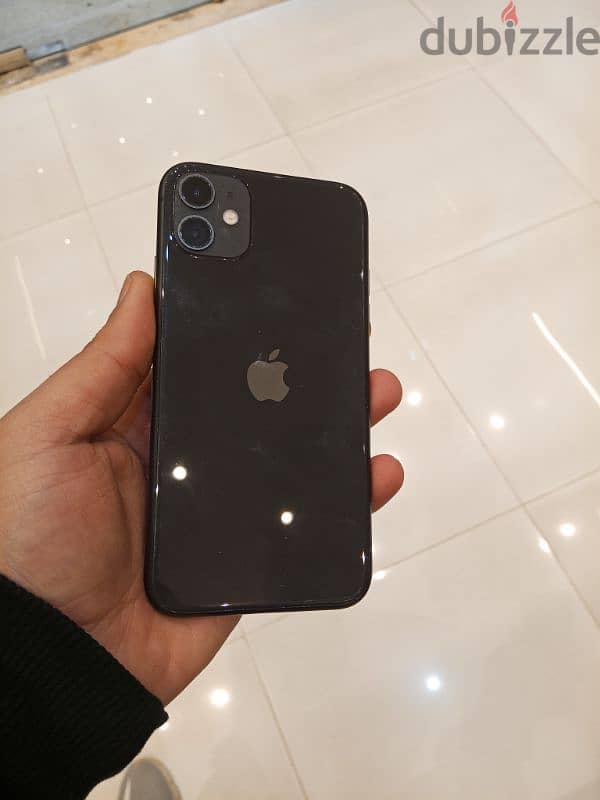 iphone 11 للبيع بحالة ممتازة 1