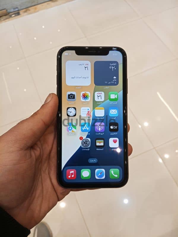 iphone 11 للبيع بحالة ممتازة 5