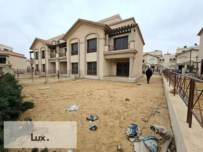 A bargain villa for sale in Madinaty, model F3, with a total old contract, with an installment system over 10 years, area 211 square meters, to be del