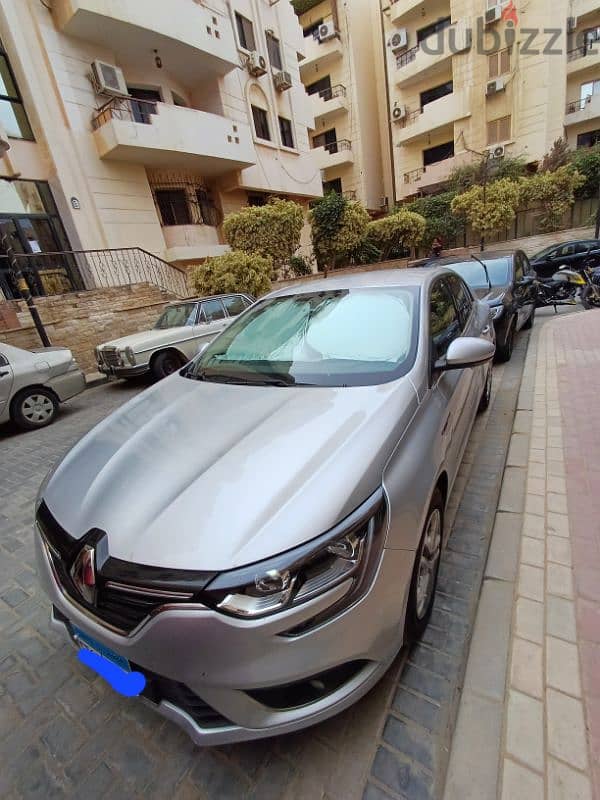 Renault Megane 2021 silver  كسر زيرو ٦٠ الف كيلو 0