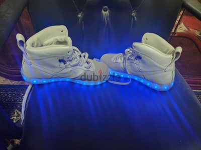 جزمة اديداس مضيئة لزوم الروشنة والحفلات - Adidas Led Shoes