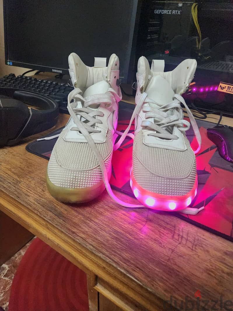 جزمة اديداس مضيئة لزوم الروشنة والحفلات - Adidas Led Shoes 3