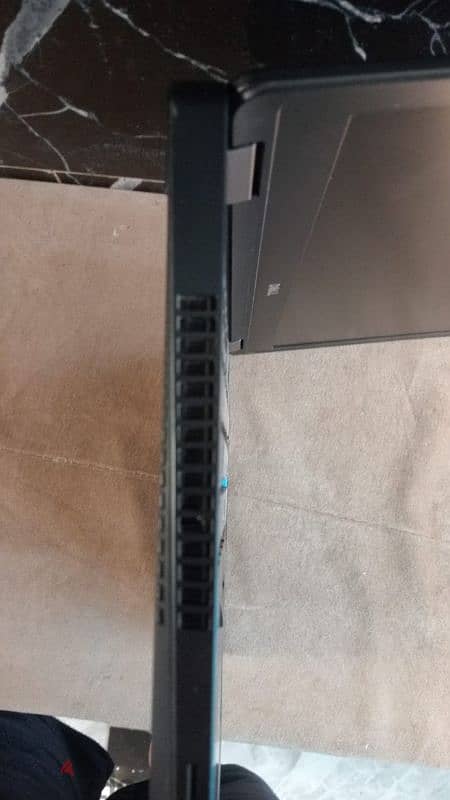 Dell Latitude E5570 5