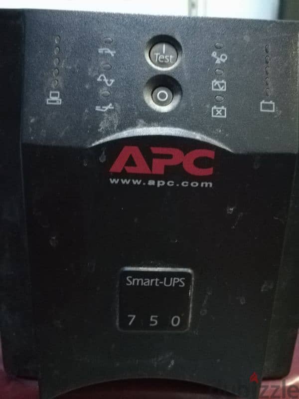 APC Smart-UPS  750 فولت 4