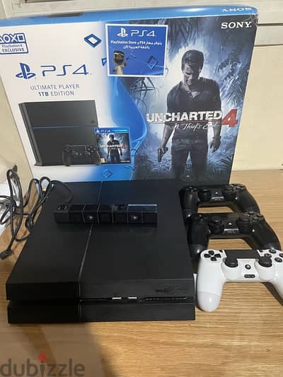 playstation 4 standard edition with 3 controllers- بلايستيشن ٤