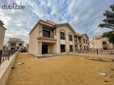 Corner Townhouse view Wide Garden Direct North 211m builtup 332m land ready to move for Sale with Down Payment & Installments in Four seasons madinaty