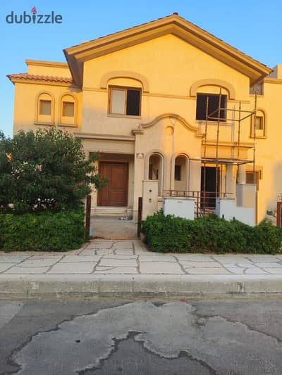 Semi-finished villa for sale in Madinaty at a very good price