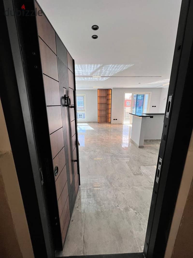 A 155 sqm apartment for sale, ready for immediate delivery, fully finished. Special discount for cash payment, located in New Cairo, Fifth Settlement 0