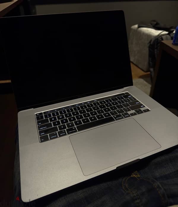 MACBOOK PRO 16 inch Late 2020 touch bar 512 ssd 4