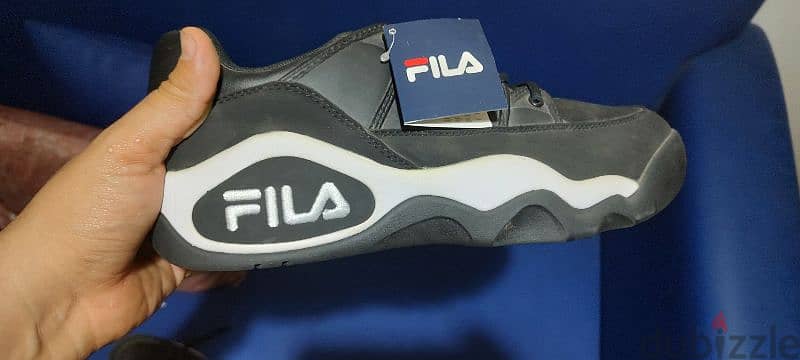 كوتشى Fila مقاس 45 اسود 9