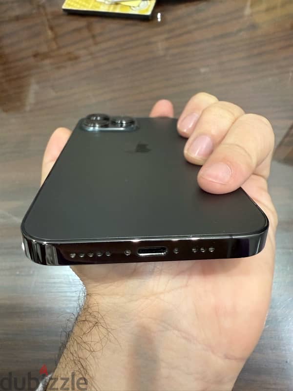 iPhone 13 pro - black - 256 GB 5