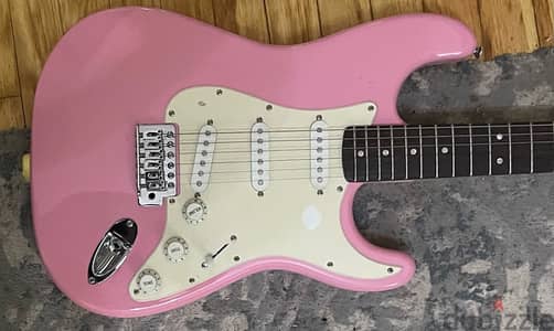 squier fender electric  pink Gutar with bag