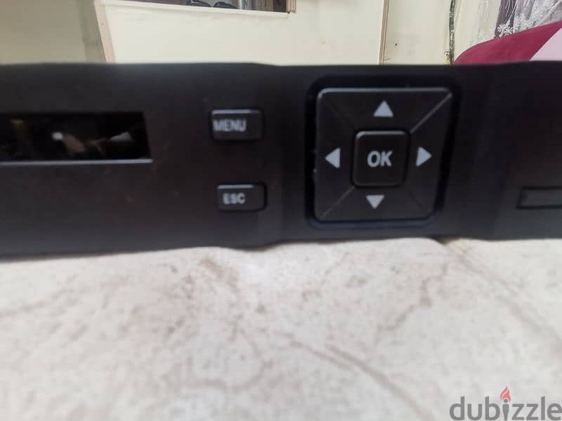 كاميرات مراقبة ڤيڤاكو عدد 4 كاميرات و DVR والباور سبلاي وكل الأسلاك 1