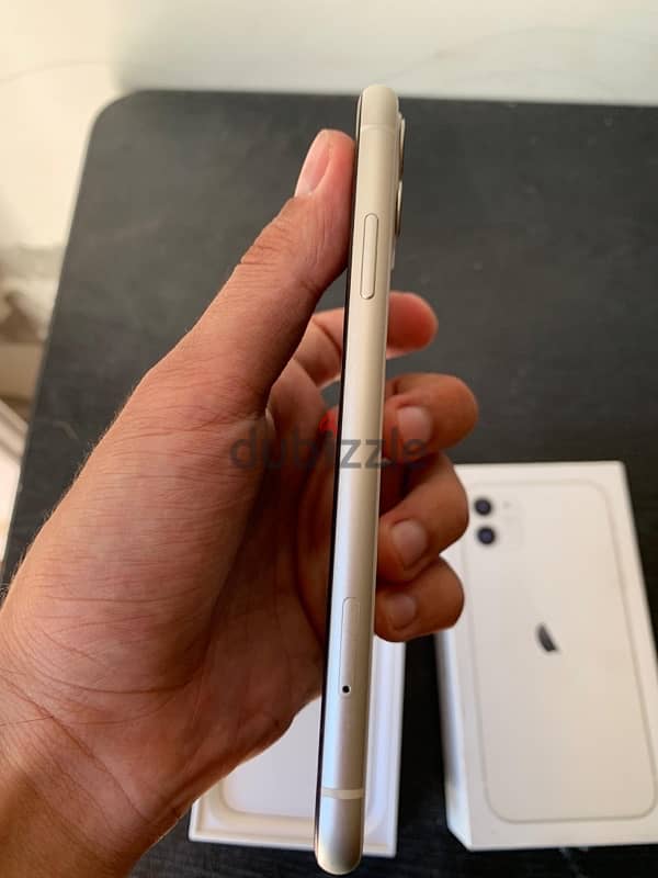 Iphone 11 128gb with box 4