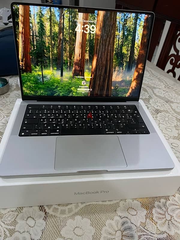 Macbook pro m1 pro 14 1 tera 10 core 5