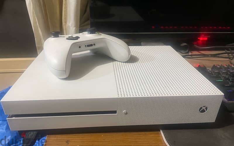 xbox one s معاه دراع اورجينال وعليه ٥ العاب اكس بوكس 2